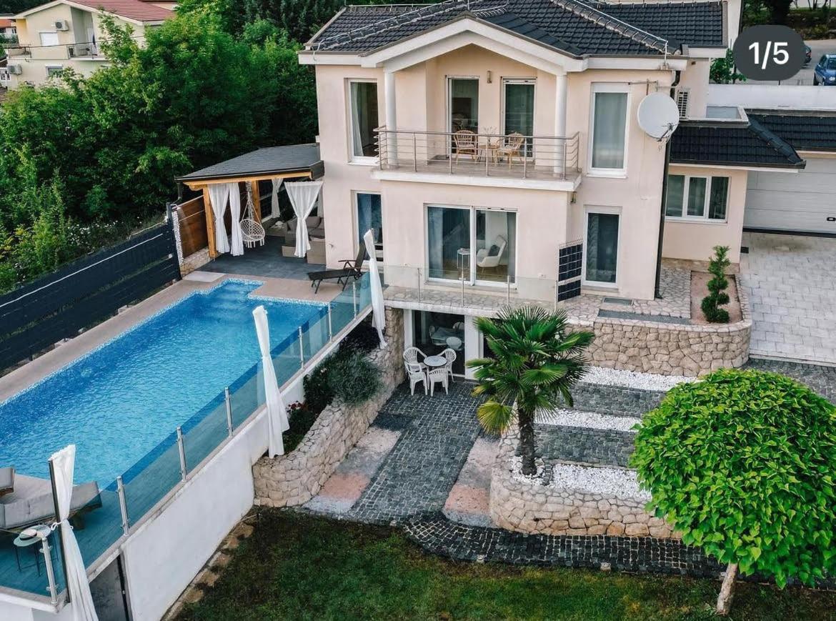 Ferienhaus Siroki Brijeg Exterior photo